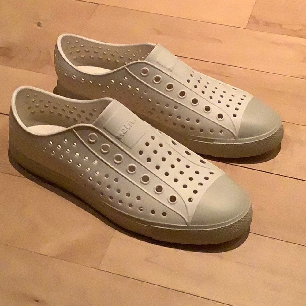 Native Rubber shoes with box